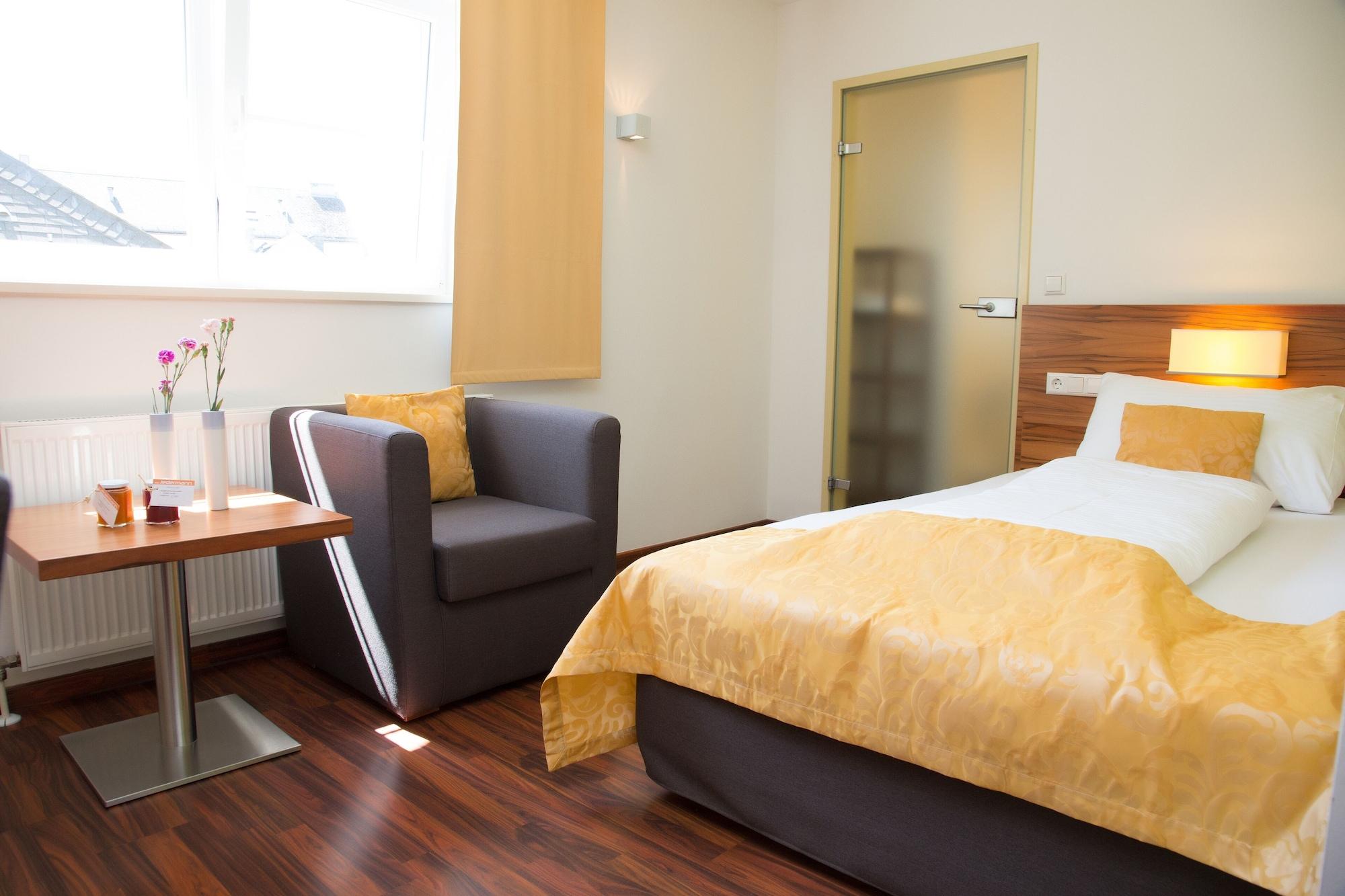 Hotel Jedermann Boutiquehotel Mit Stadtgarten Solnohrad