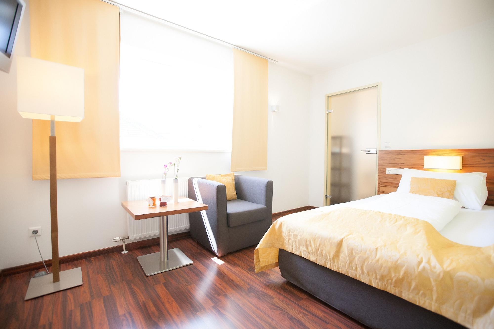 Hotel Jedermann Boutiquehotel Mit Stadtgarten Solnohrad
