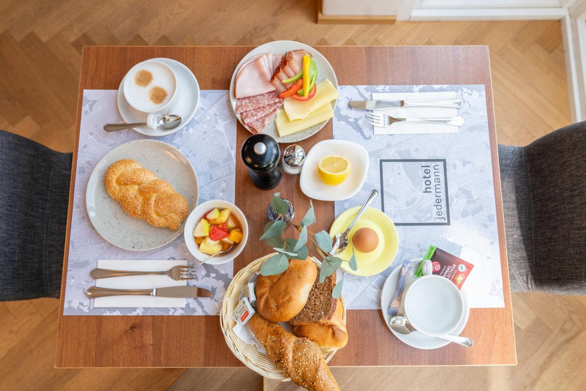 Hotel Jedermann Boutiquehotel Mit Stadtgarten Solnohrad